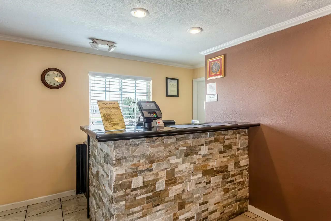 Фото Econo Lodge Inn & Suites Durango