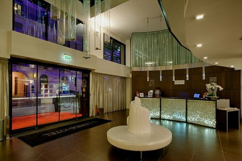 Гостиница Le Rex Hotel в Тарбе