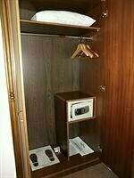 Гостиница Madisson Hotel в Джунии