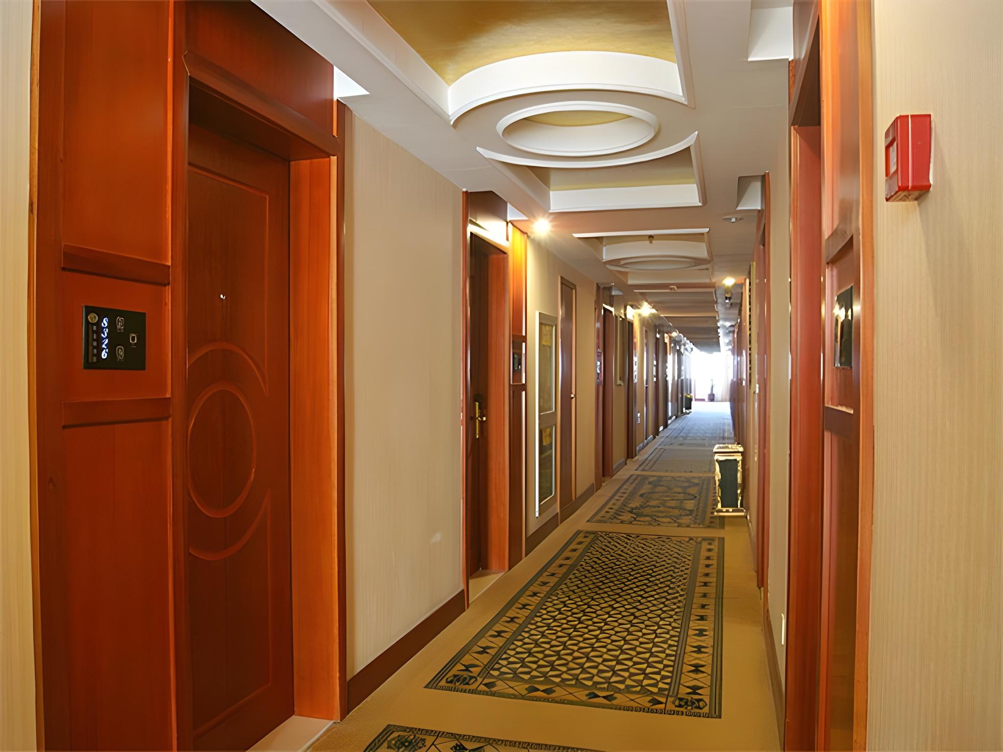 Фото Vienna Hotel Shanghai Pudong Airport Huaxia Road