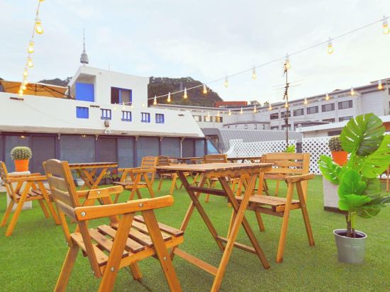 Фото Oyo Rooftop Hostel