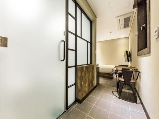 Фото Shinchon Mayven Hotel