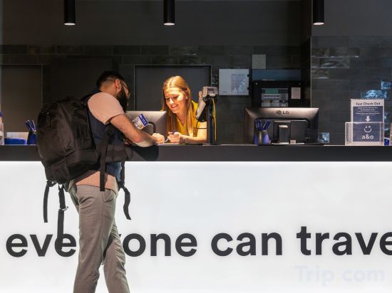 Фото A&o Dusseldorf Hauptbahnhof