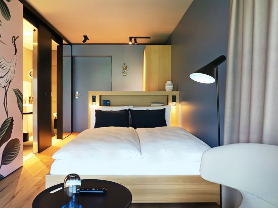 Фото The Flag West M.