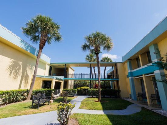 Фото Garnet Inn & Suites, Orlando