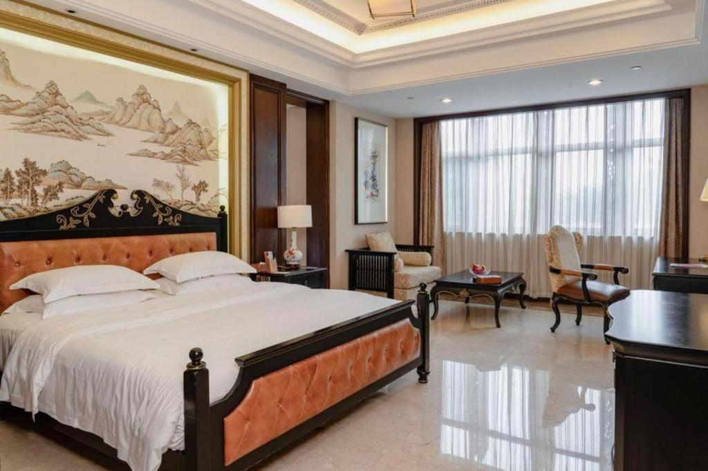 Фото Dockside Boutique Hotel