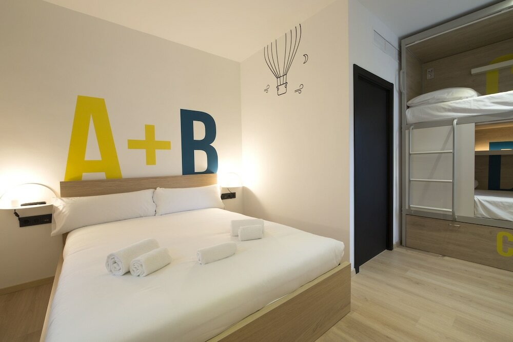 Фото U-Sense For You Hostel Sevilla