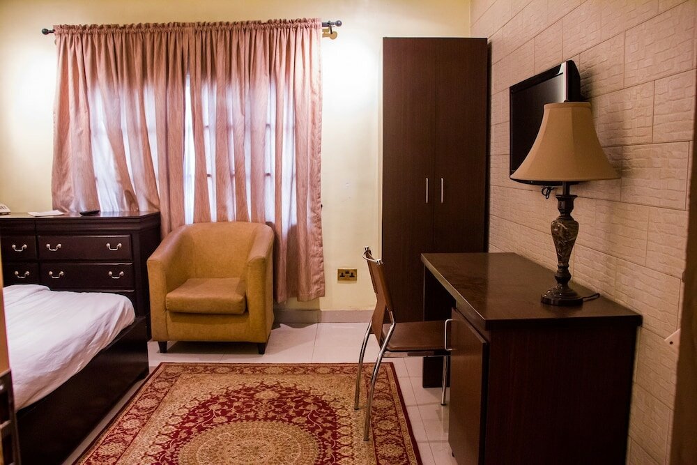 Фото Tivoli Residence & Bar