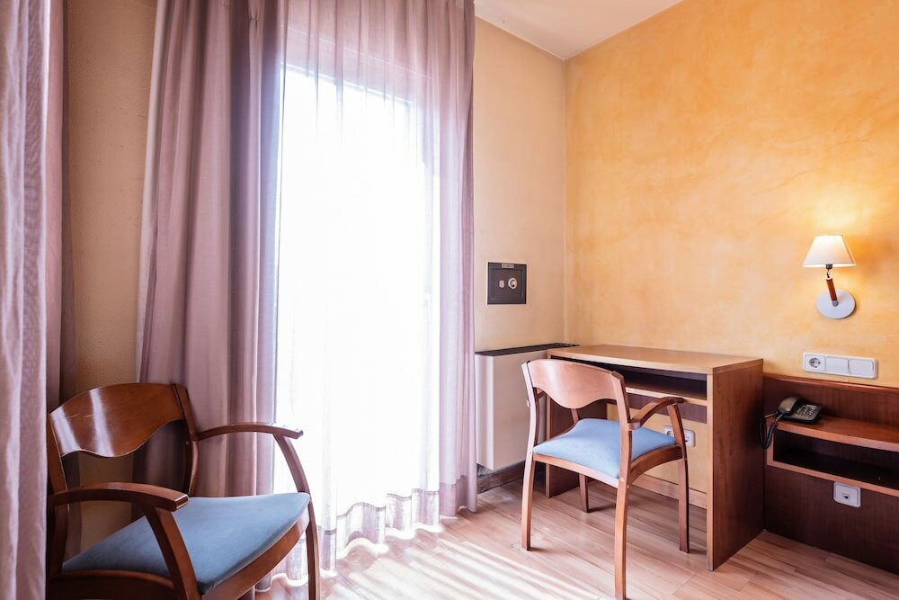 Фото Hotel La Perla