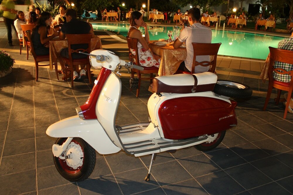 Фото Hotel Damanse