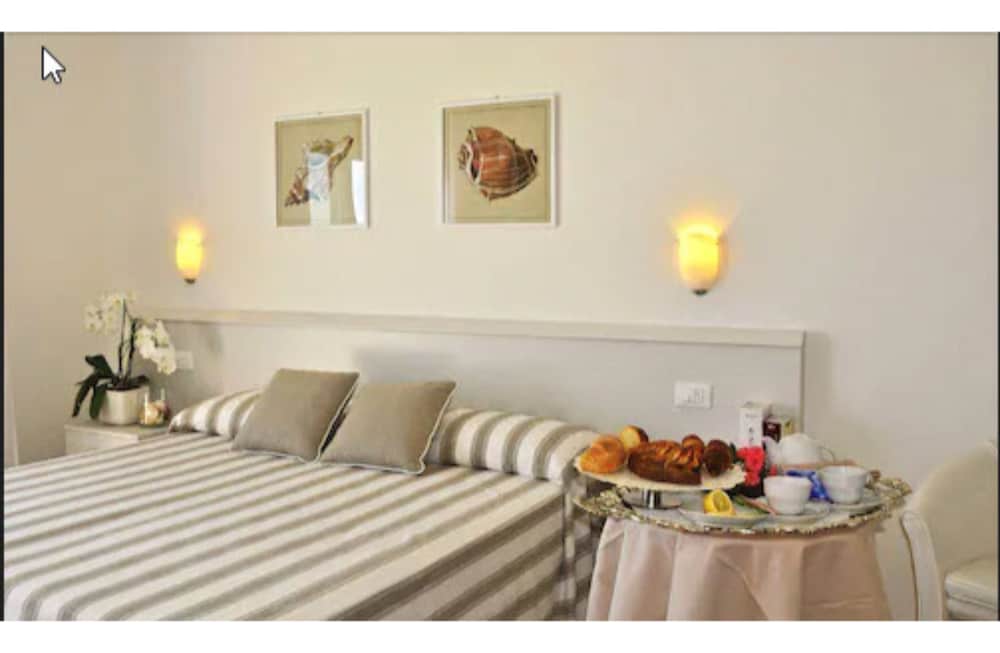 Фото Hotel Plaza Esplanade