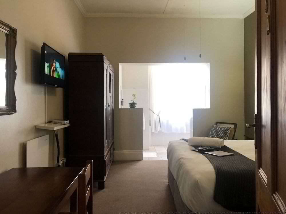 Фото Selborne Bed and Breakfast