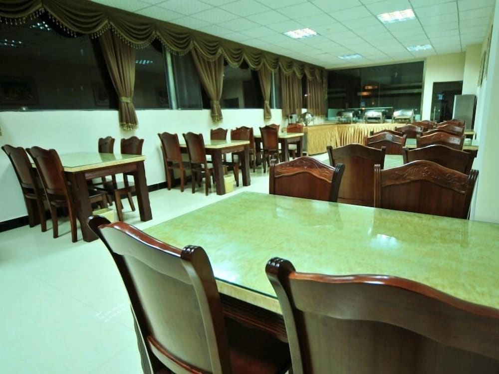 Фото GreenTree Inn Kunming Chenggong University City Hsr Station Shilin Street Express Hotel