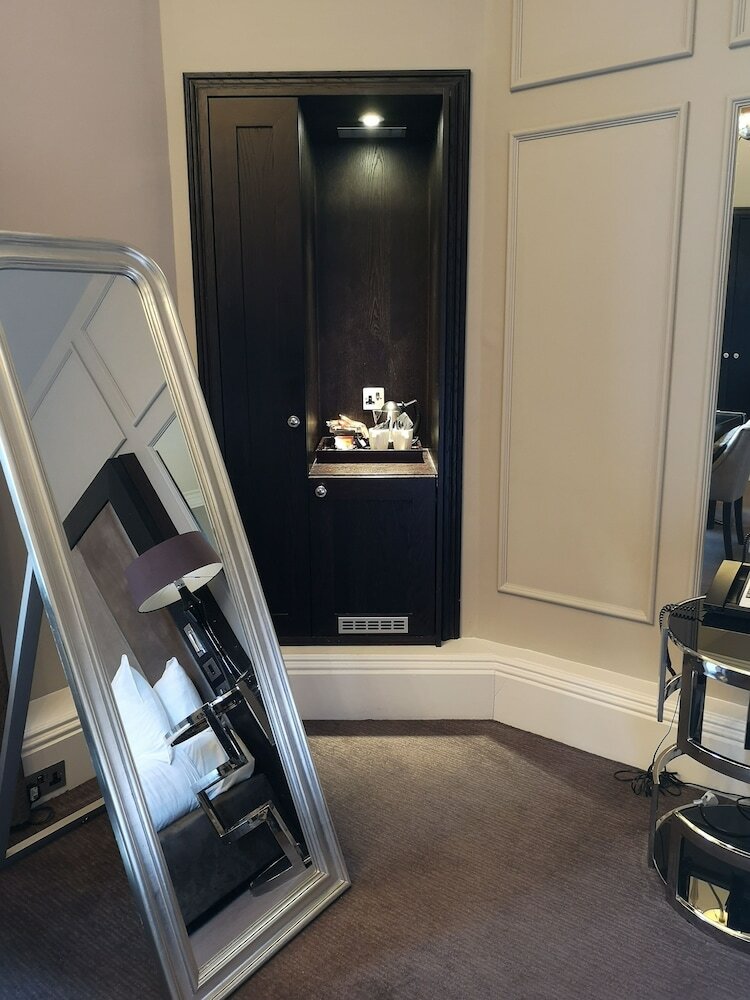 Фото The Landmark Hotel and Leisure Club