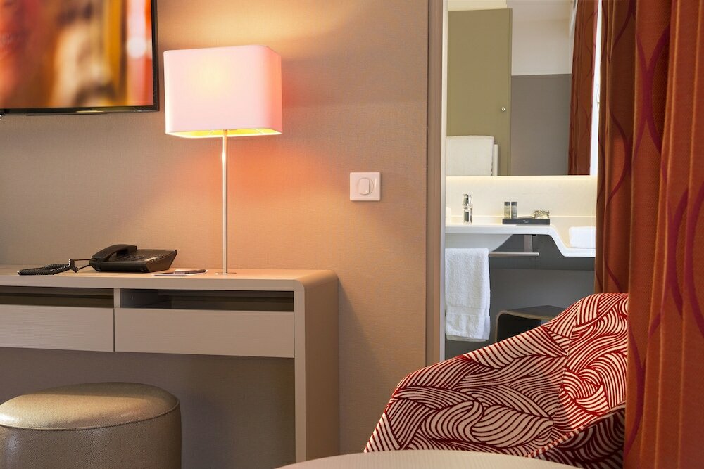 Фото Hôtel Oceania Le Jura Dijon