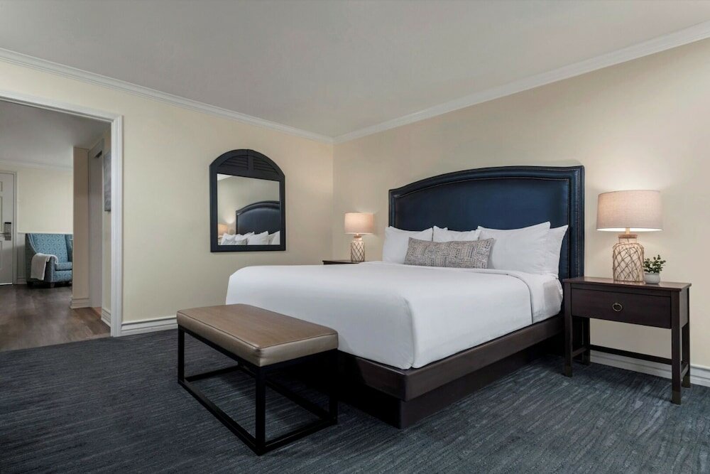 Фото Avila Lighthouse Suites