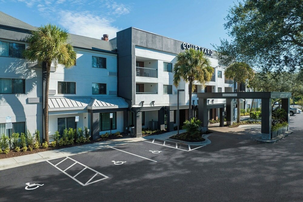 Фото Courtyard by Marriott Tampa North/I-75 Fletcher