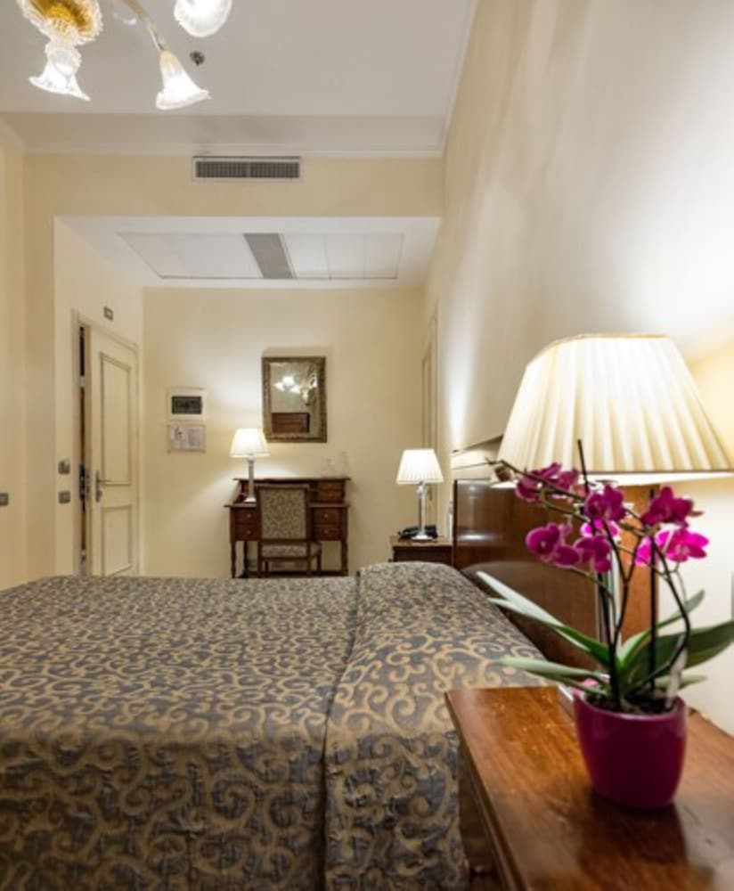 Фото Hotel Dell'Opera