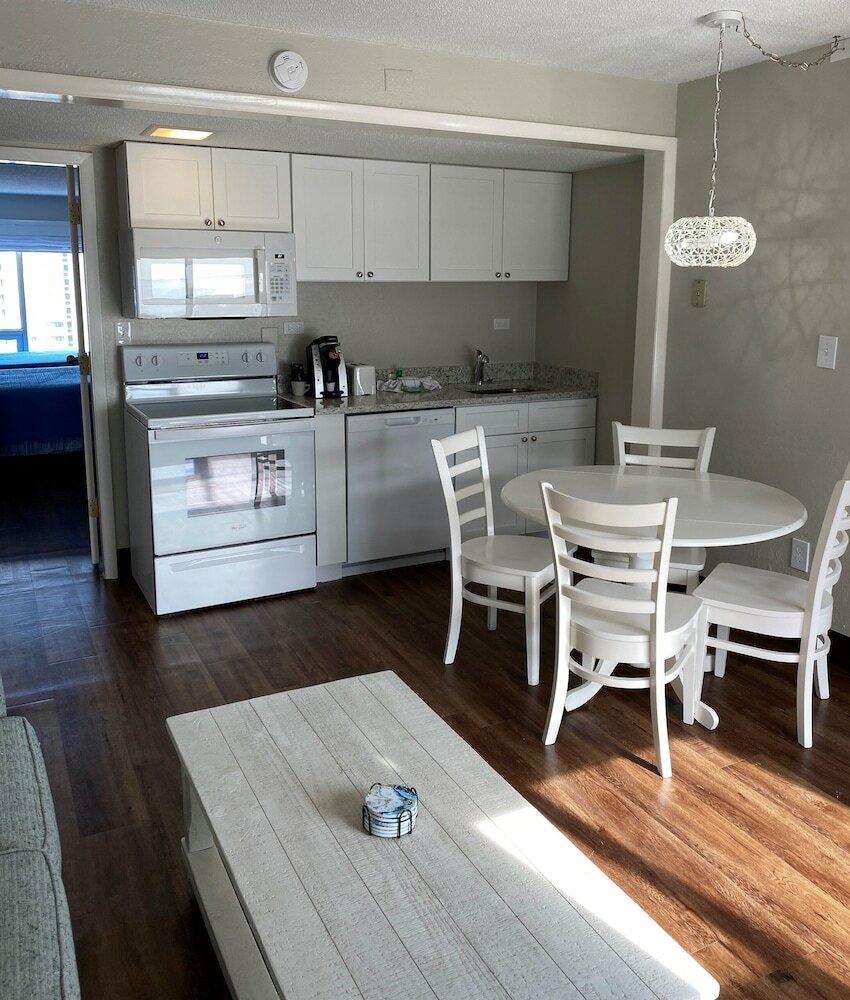 Фото North Shore Oceanfront Resort Hotel