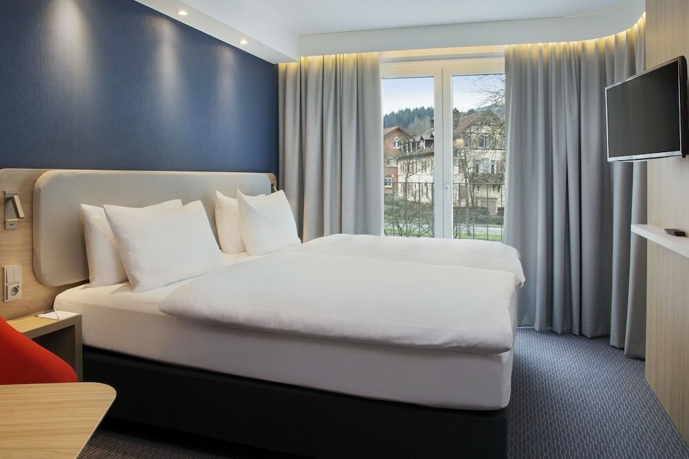 Фото Holiday Inn Express Baden-Baden, an Ihg Hotel