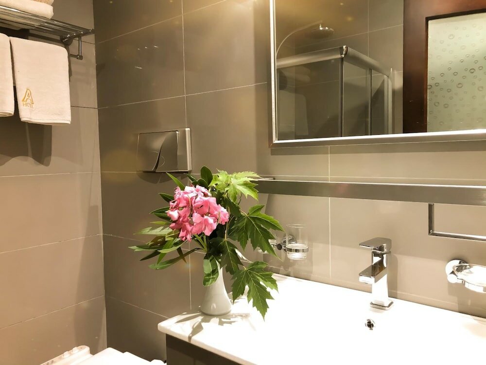 Фото Hotel Kompleksi Arifi