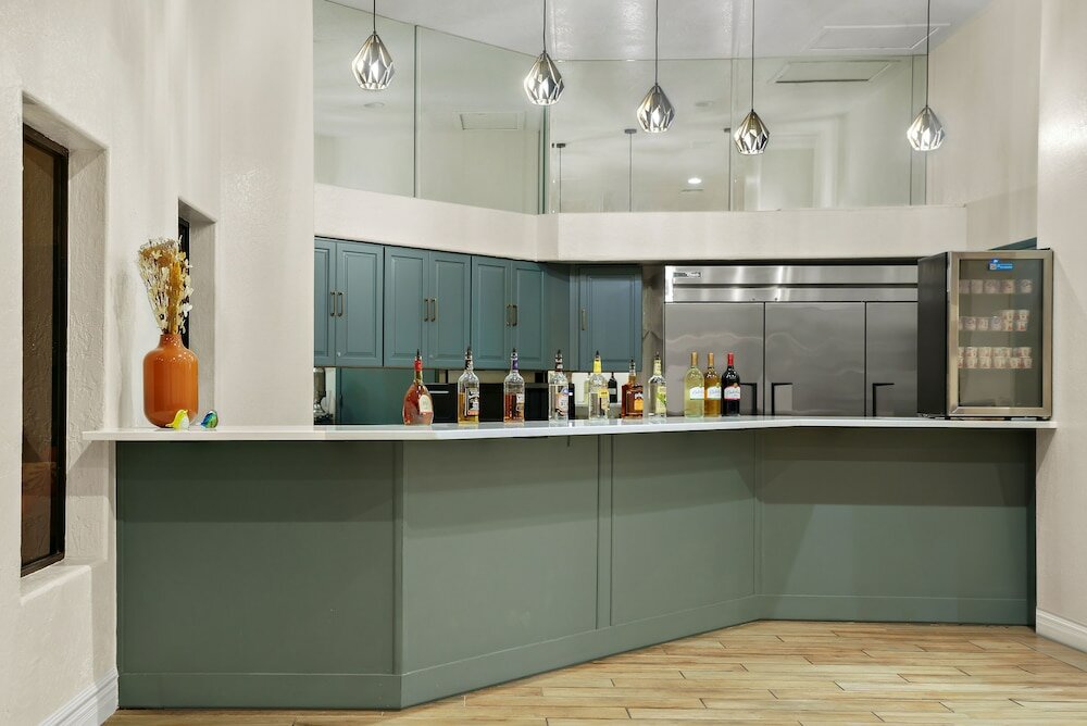 Фото La Fuente Inn & Suites