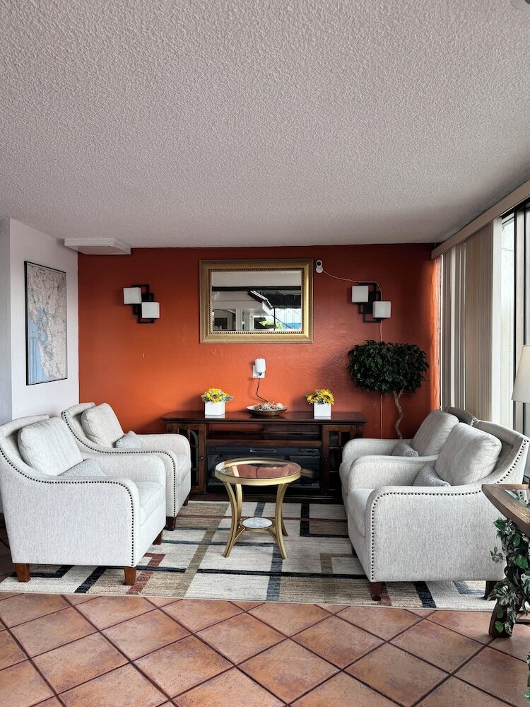 Фото Granada Inn