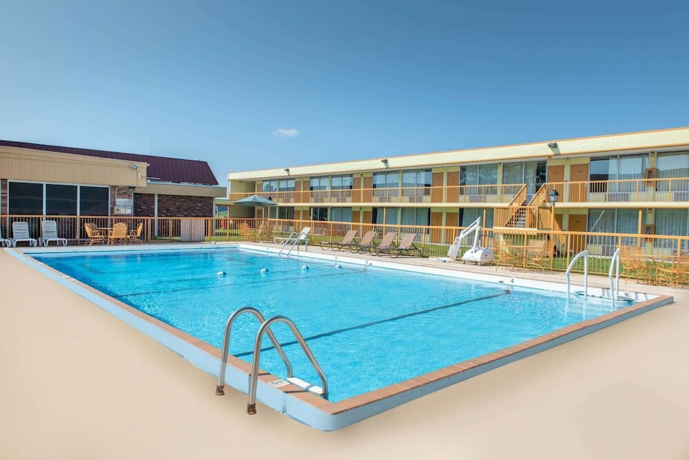 Фото Days Inn by Wyndham Salem