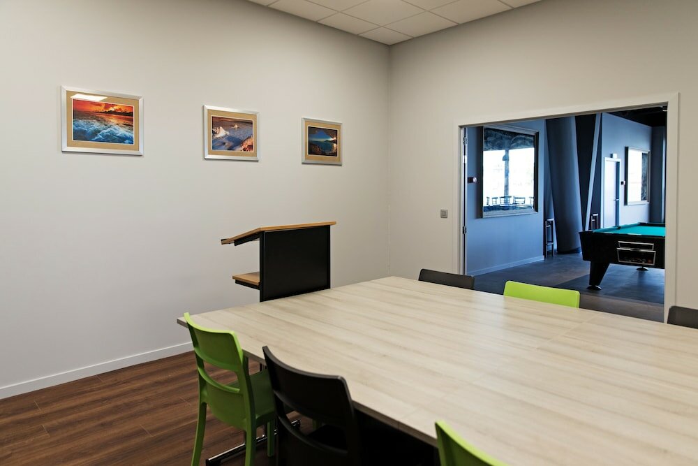 Фото Antwerp Harbour Hotel