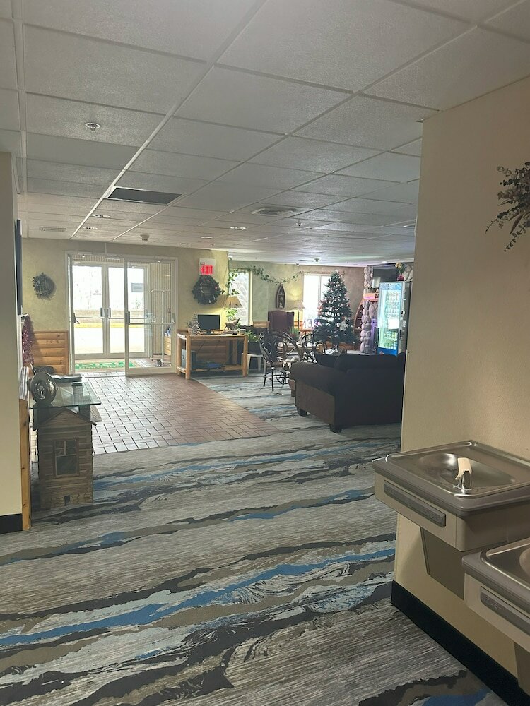 Фото Hometown Inn