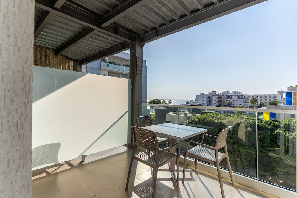 Фото Harmony Bay Hotel