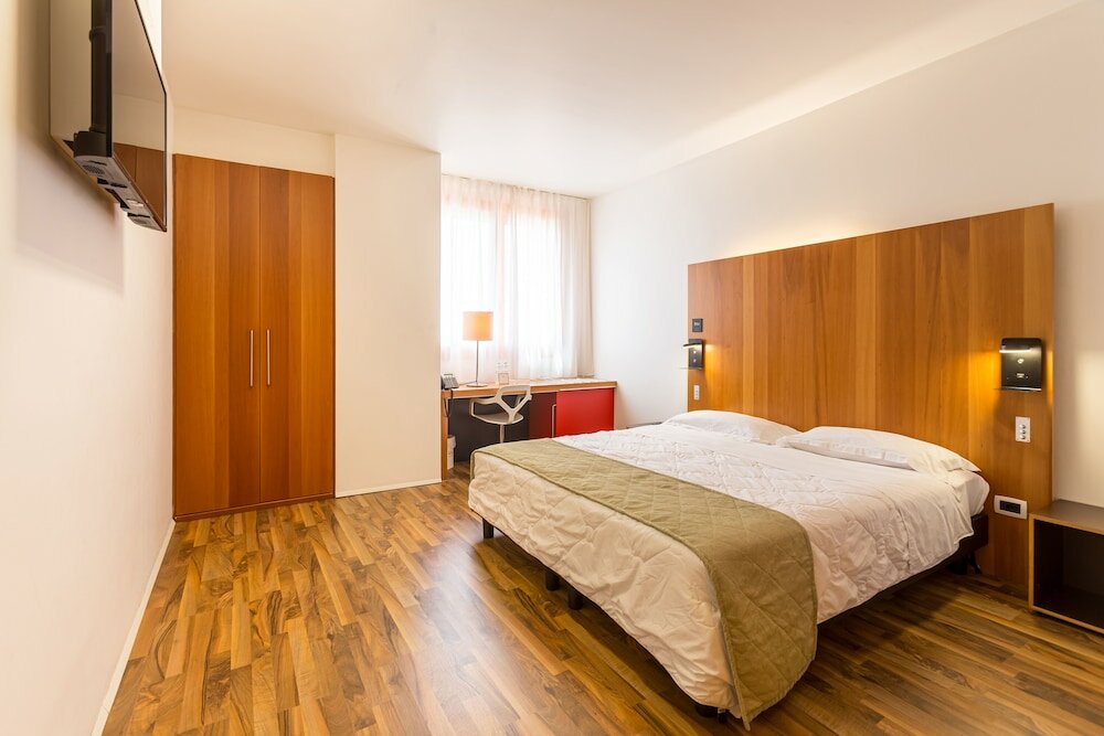 Фото Ipoint Hotel