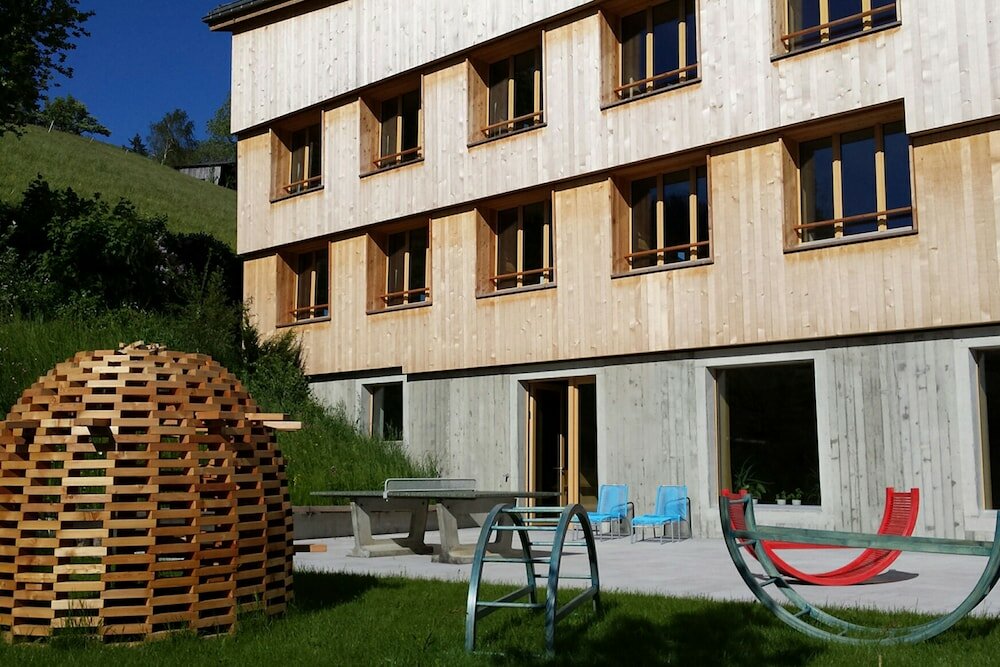 Фото Youth Hostel Gstaad Saanenland