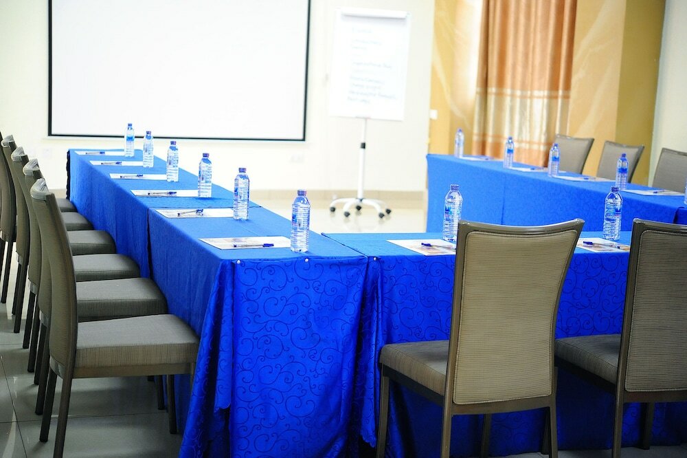 Фото Tomreik Hotel