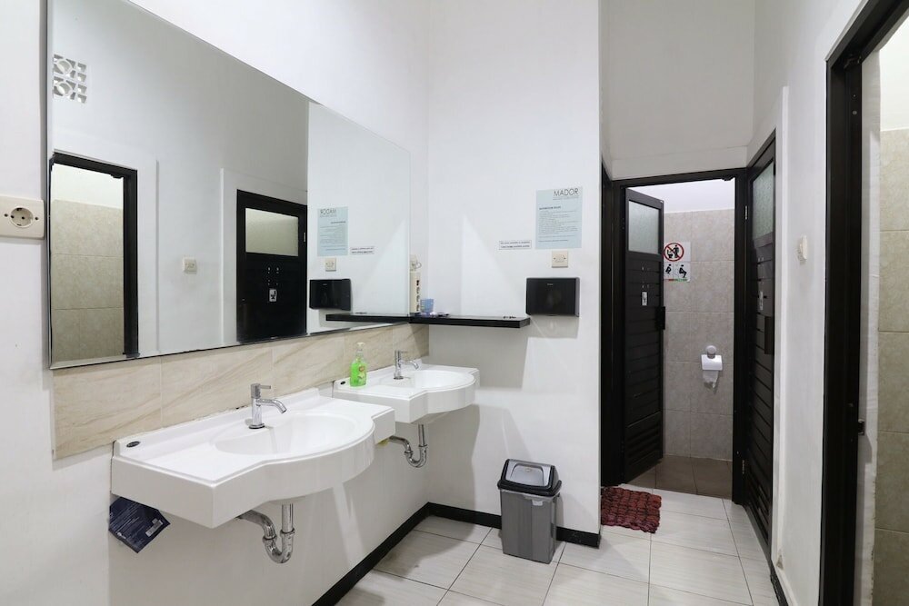 Фото Mador Malang Dorm Hostel