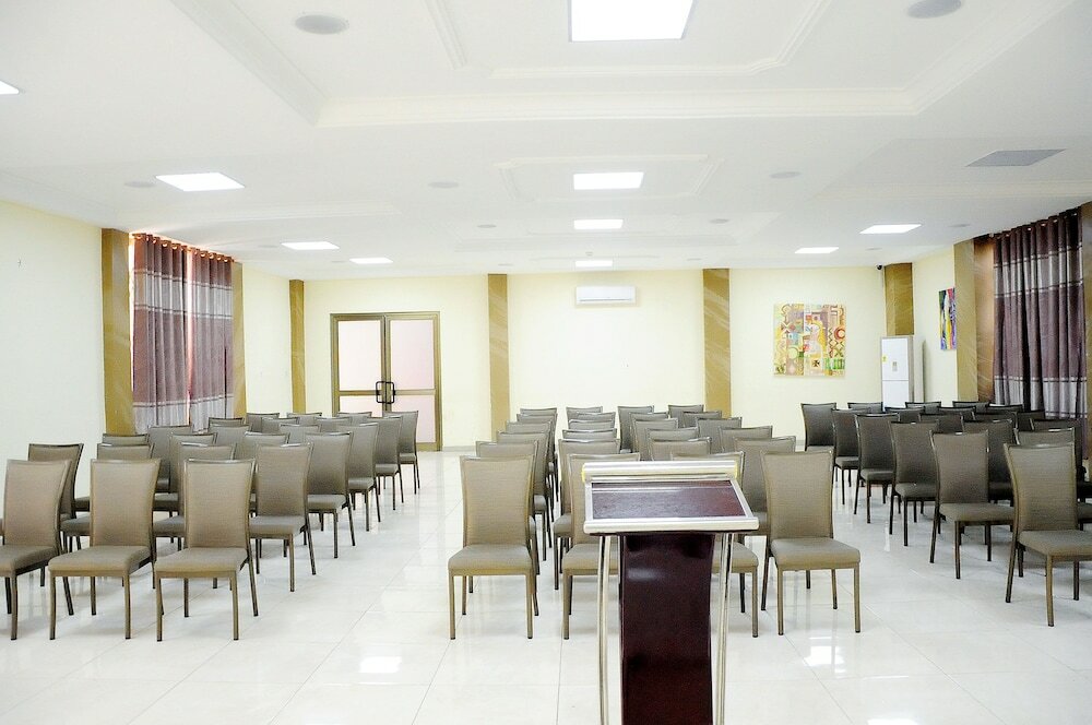 Фото Tomreik Hotel