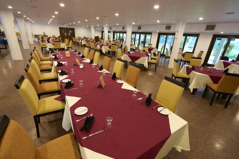 Фото Rajarata Hotel