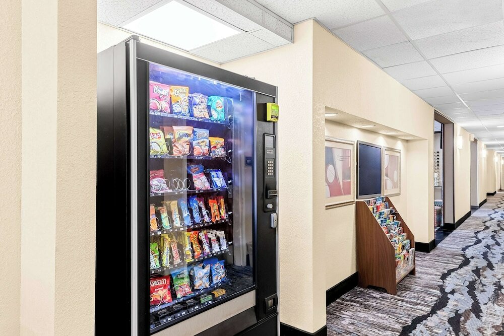 Фото Best Western Gwinnett Center Hotel