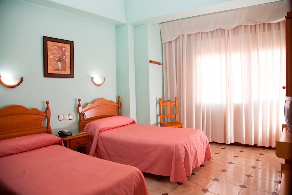 Фото Hostal Paris