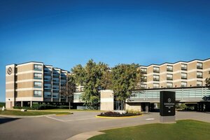 Гостиница Sheraton Montreal Airport Hotel
