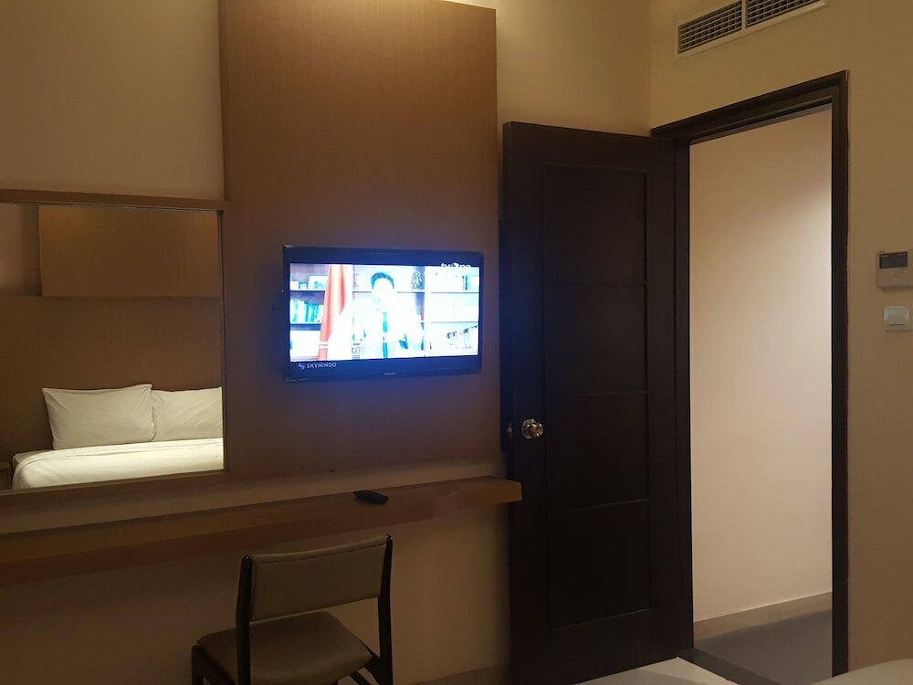 Фото Hotel Kharisma