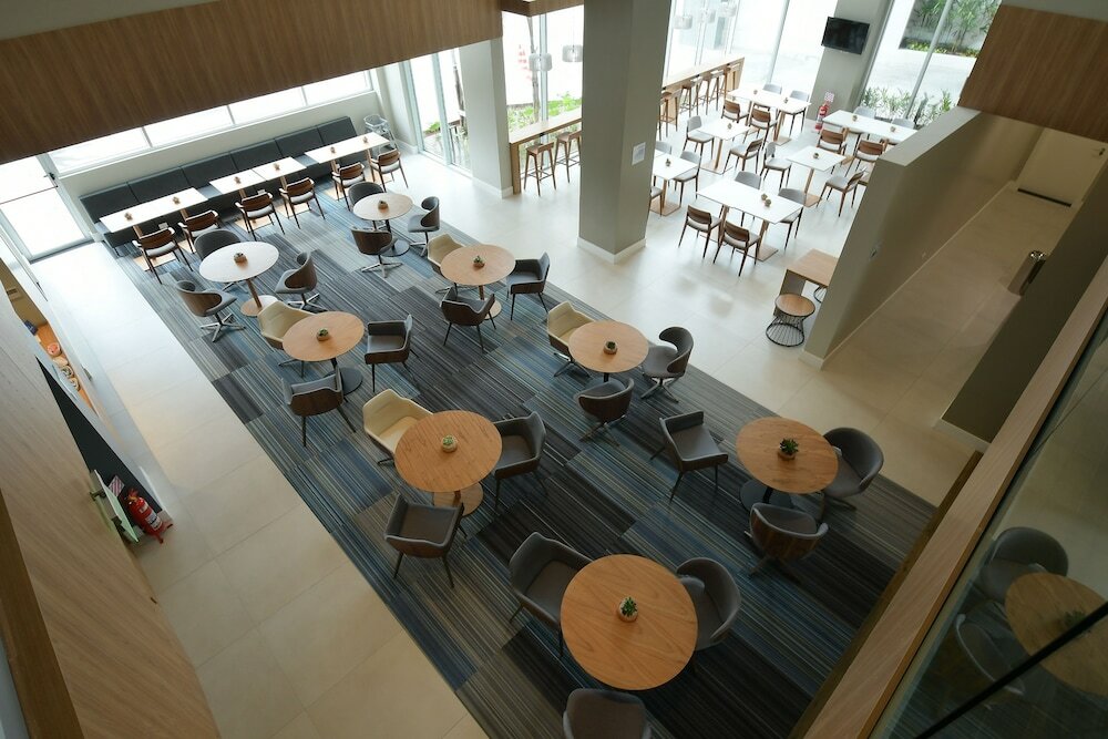 Фото Holiday Inn Express Asuncion Aviadores, an Ihg Hotel