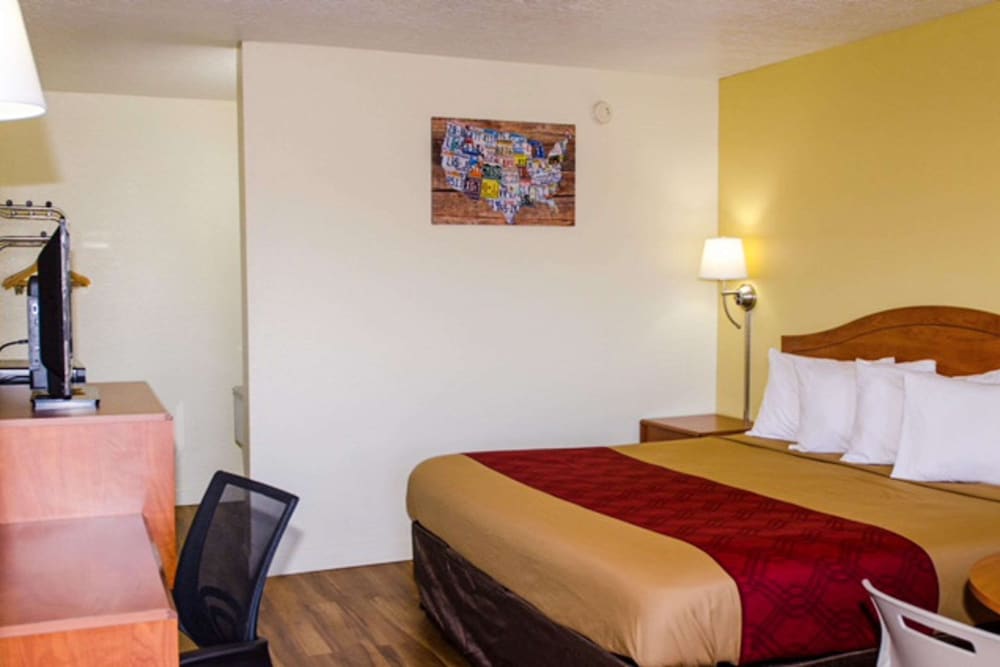 Фото Econo Lodge East