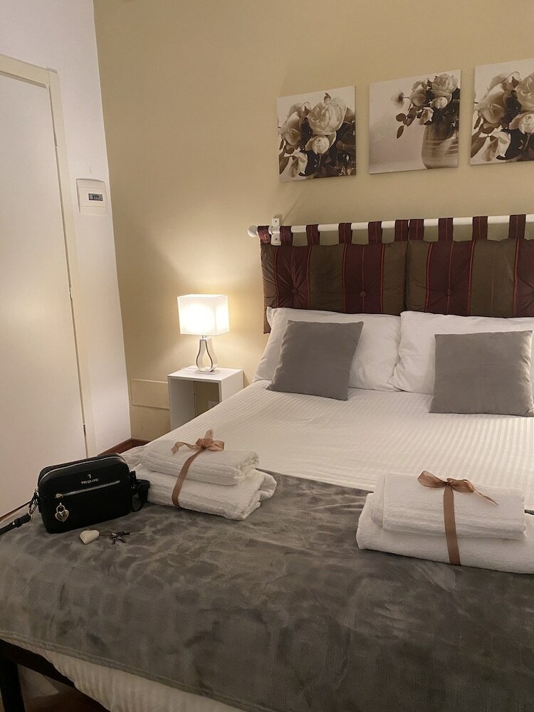 Фото Beside the Vatican