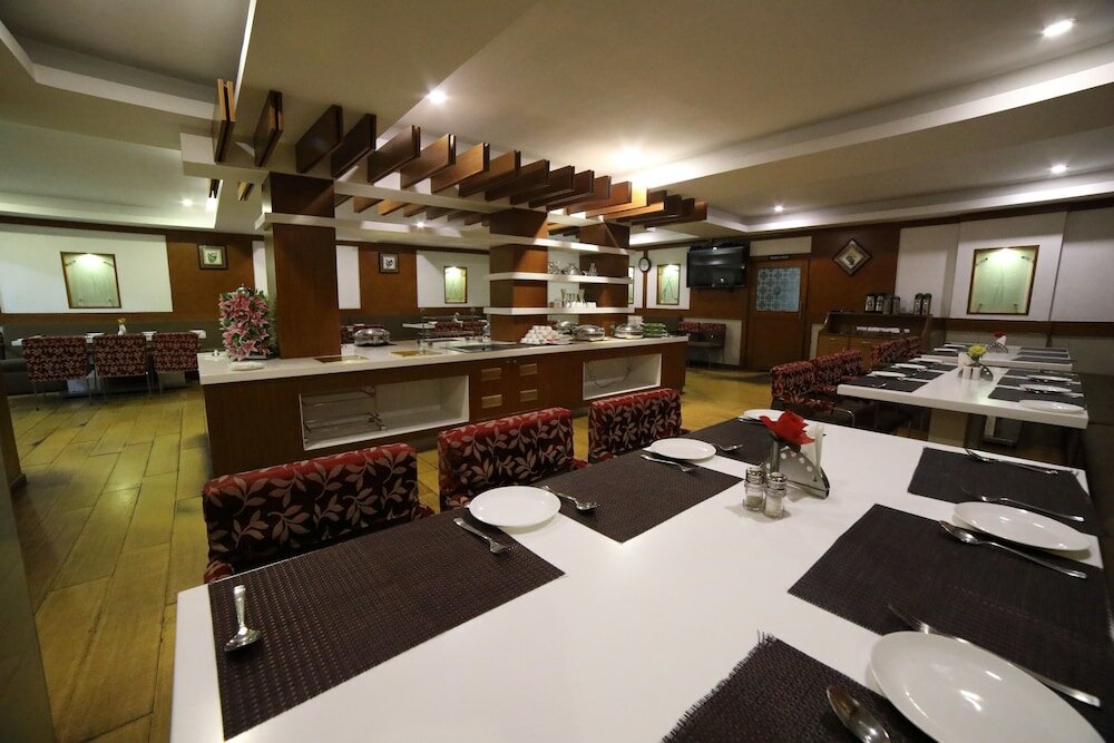 Фото Maple Tree Hotels