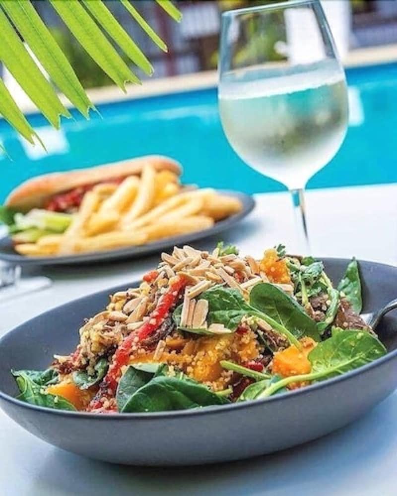 Фото The Cavenagh Hotel