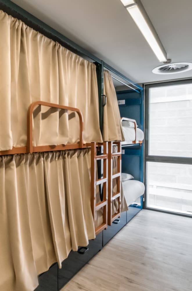 Фото Latroupe Poblenou Beach