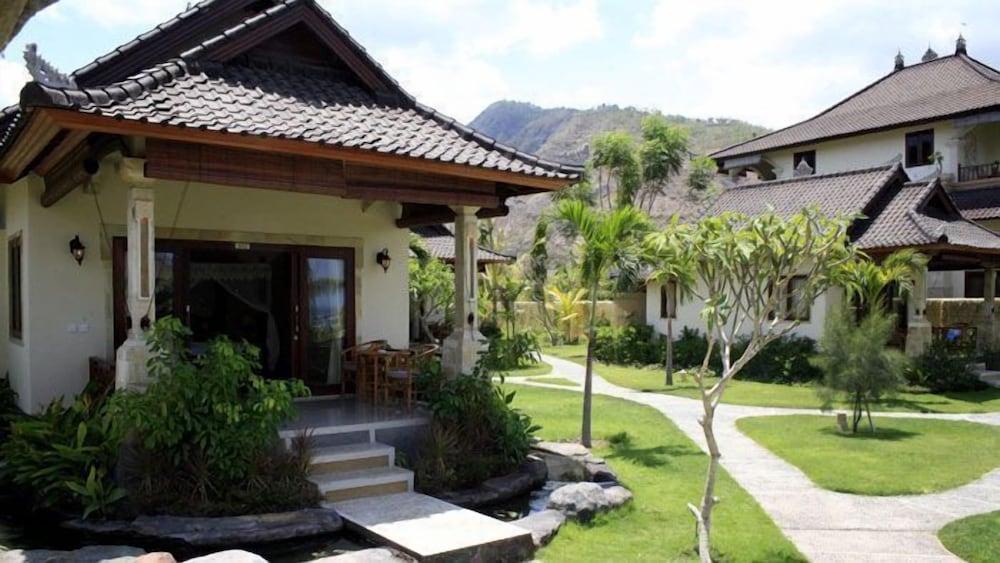 Фото Arya Amed Beach Resort and Dive Center