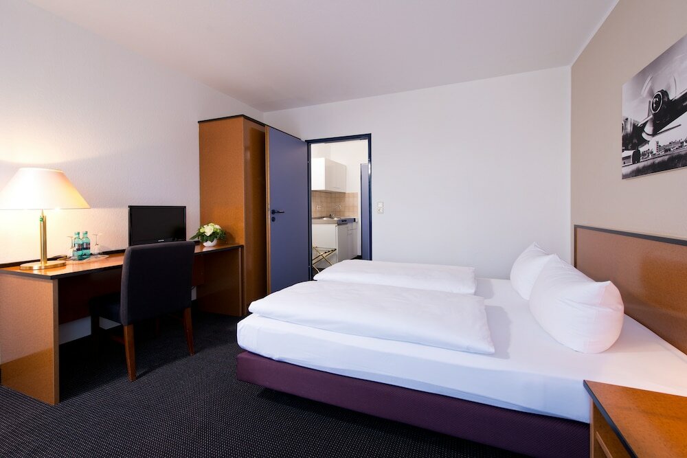 Фото Отель Coffee Fellows Frankfurt-Airport