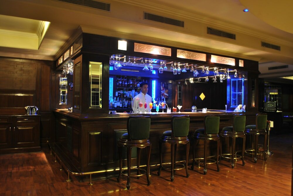 Фото Dynasty Hotel